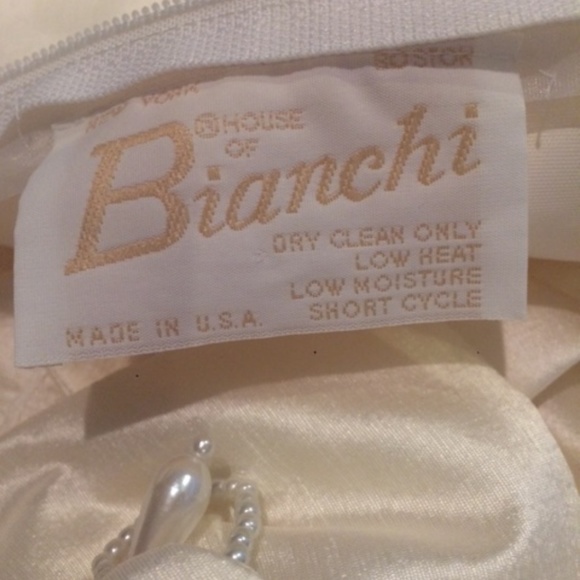 Wedding Gown - Picture 5 of 7